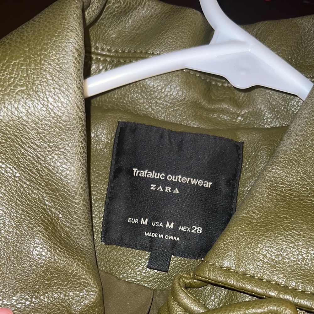 worn twices. is like new